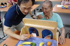 104.07.01 蔡老師帶來精彩的另類照顧課程
